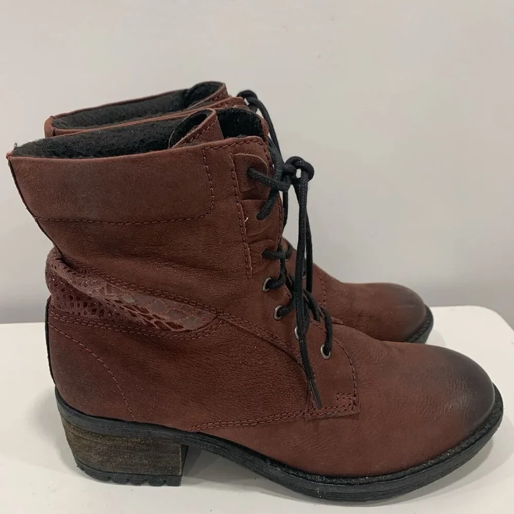 Catherine Malandrino Red Faux Suede Lace Up Combat Ankle Boots Women Sz 6.5